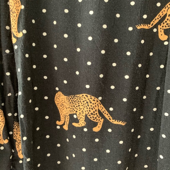 Anthropologie leopard button front rayon blouse M - Picture 7 of 8
